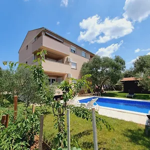 apartmani-neja.hotelinzadar.com/