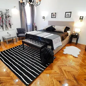 Deluxe Zoya Centar Apartment
